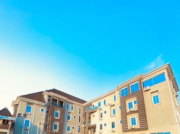 West Wing Hotel Лагос Екстериор снимка