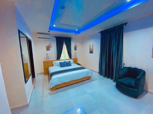 West Wing Hotel Лагос Екстериор снимка