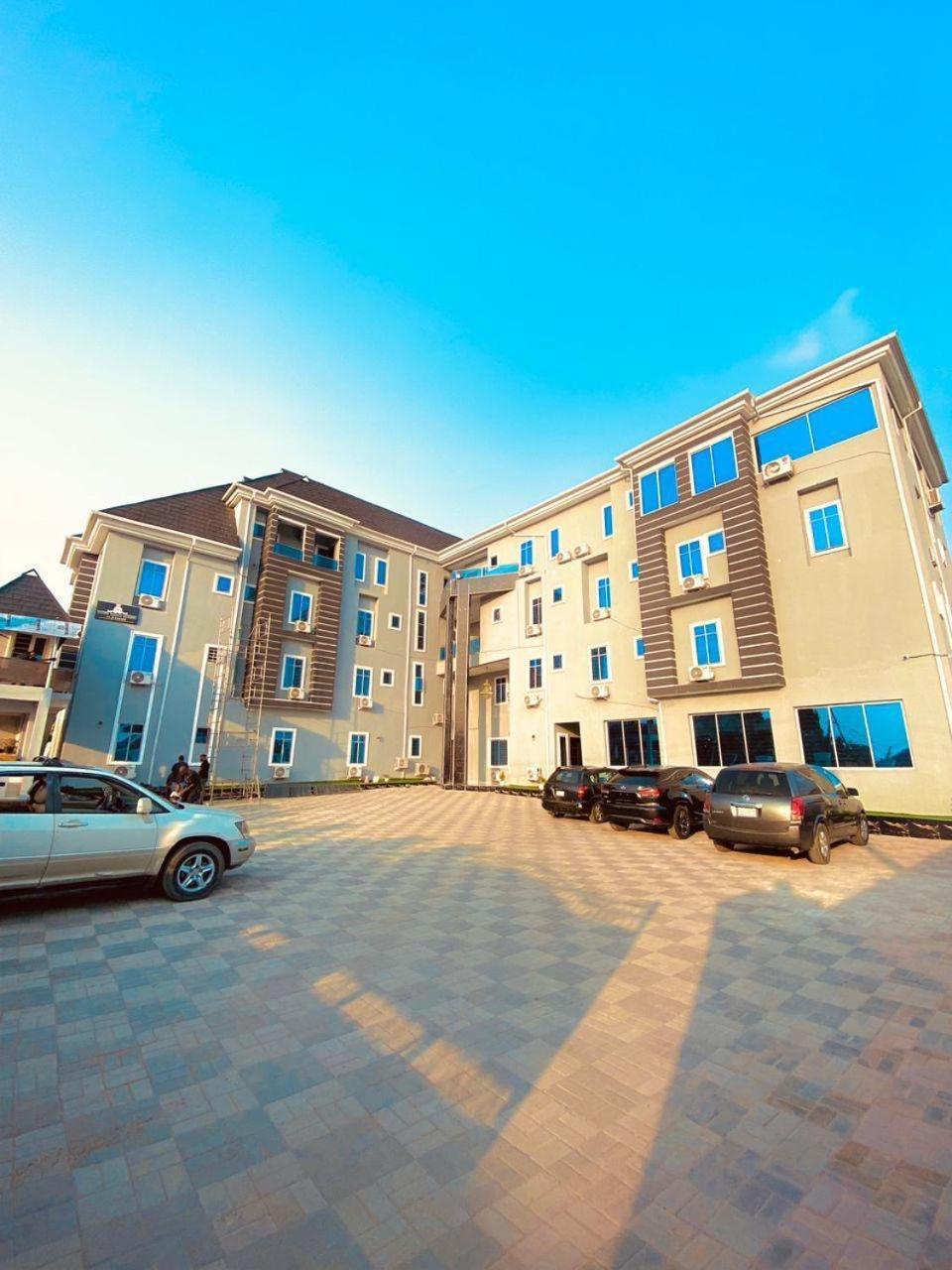 West Wing Hotel Лагос Екстериор снимка